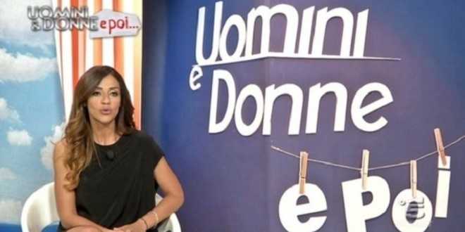 Uomini e Donne gossip: bufera sui “metodi” usati dalla redazione di Maria De Filippi