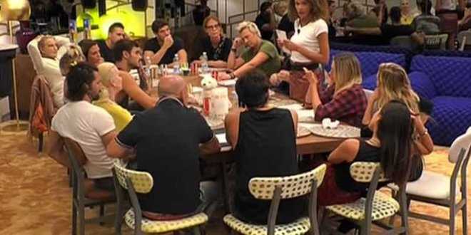 Caos e urla al Grande Fratello Vip: “Sto male, non mi danno da mangiare”