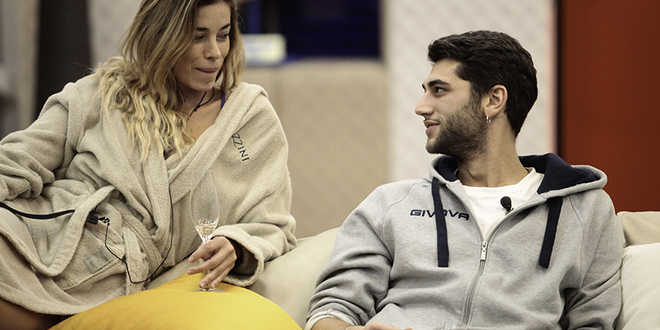 Grande Fratello Vip, Cecilia smaschera Aida: “Il bacio con Jeremias c’è stato”