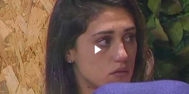 Grande Fratello Vip, Cecilia e le urla shock fuori dalla Casa: “Sei la vergogna d’Italia!”
