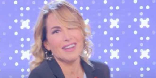 Che fine ha fatto Barbara d’urso? A Pomeriggio 5 c’è ancora Simona Branchetti