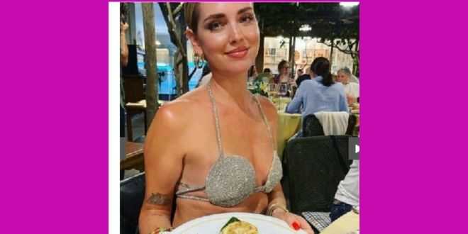 Chiara Ferragni nel mirino della polemica: il look a Capri divide