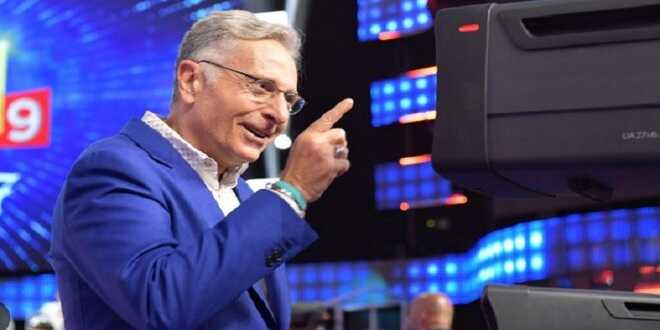 Ciao Darwin, Paolo Bonolis annuncia la chiusura: “Nessun futuro per il varietà”