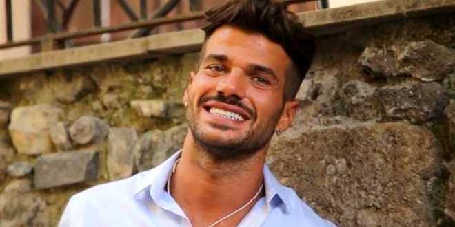 Uomini e Donne gossip: Claudio Sona nei guai a causa di Instagram?