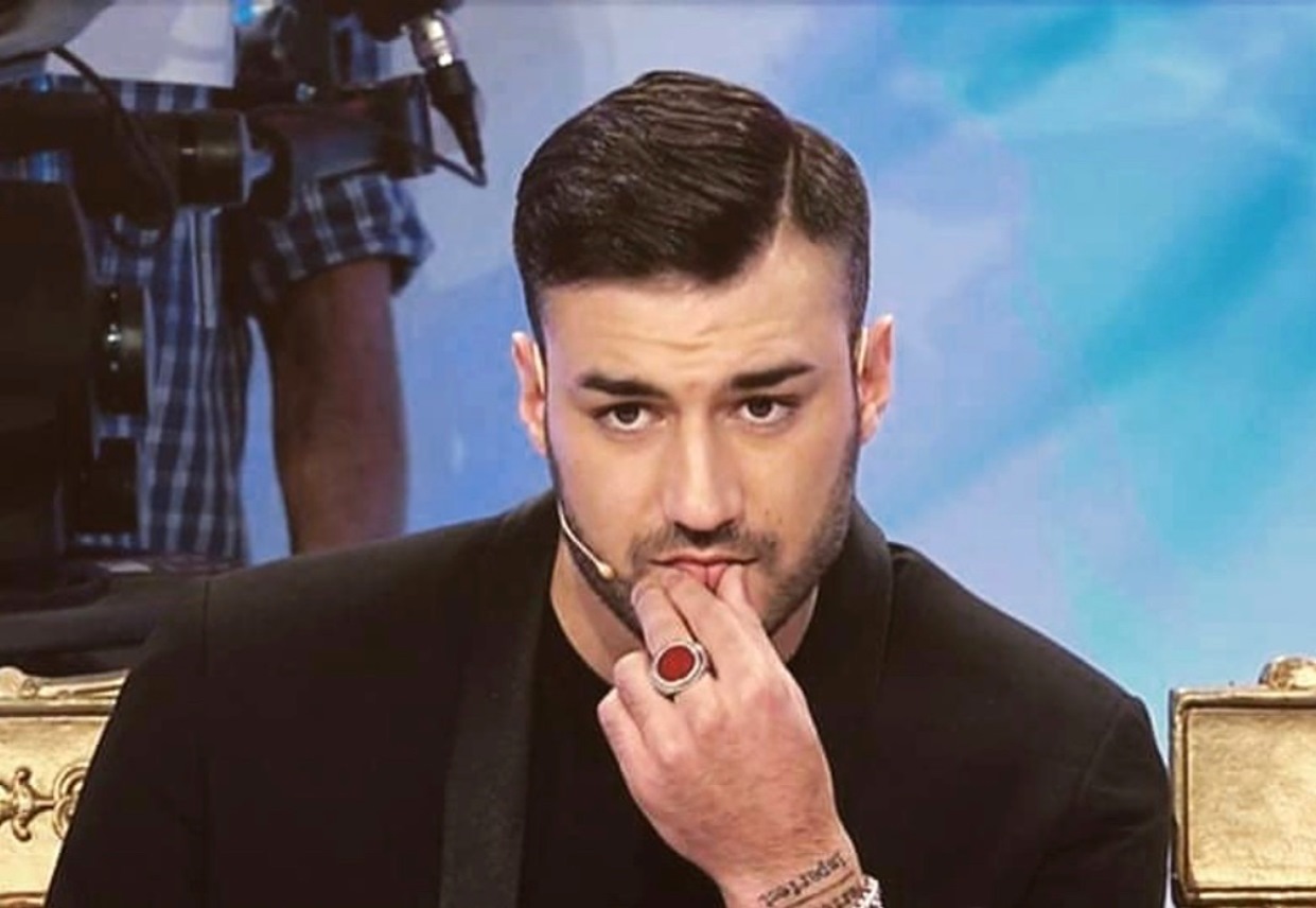 Uomini e Donne, colpo di scena nel trono di Lorenzo Riccardi: è mistero sulla scelta