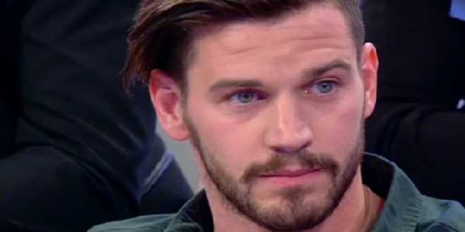 Uomini e Donne gossip: ecco chi è il corteggiatore conteso tra Rosa e Desiree