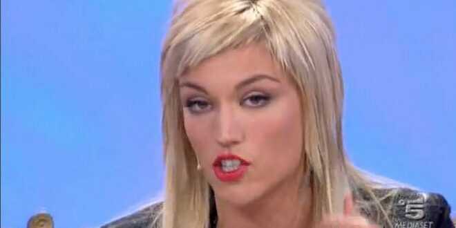 Uomini e Donne news 14 agosto 2022, De Filippi mai così furiosa: lo “scandalo” Laura Lella