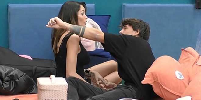 GF Vip, Delia e Antonio ritrovano la complicità: “Sei tornata”