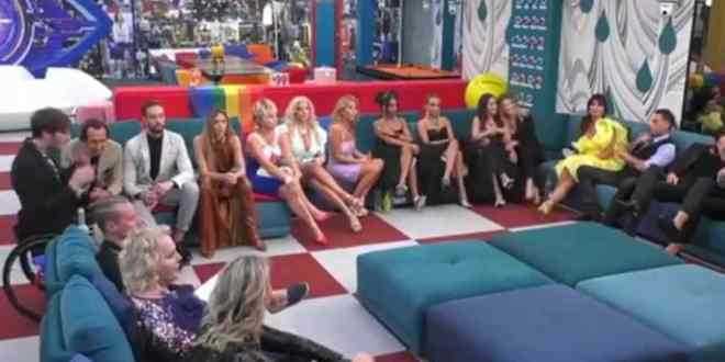 GF Vip 2021, due uomini verranno sostituiti dalla produzione: ecco chi sono e chi entrerà al loro posto