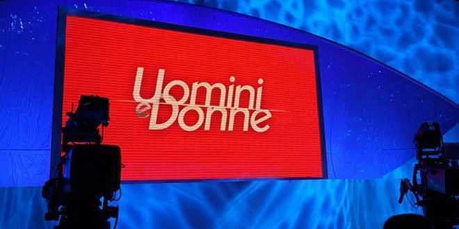 Anticipazioni Uomini e Donne, ecco quando verranno presentati i nuovi tronisti