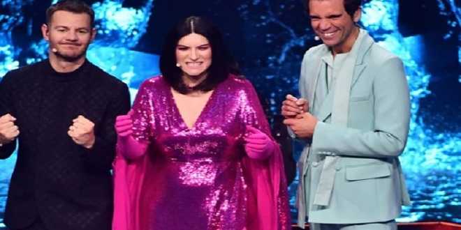 Eurovision 2022, il retroscena: Laura Pausini multata per il suo “porca vacca”?
