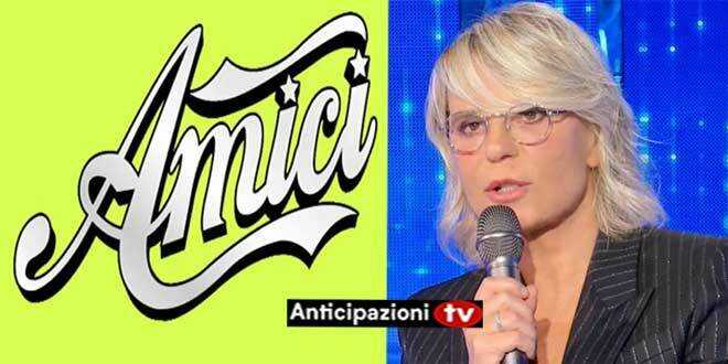 Amici 23, ex allievo sorpreso in atteggiamenti intimi con una ragazza: il video shock