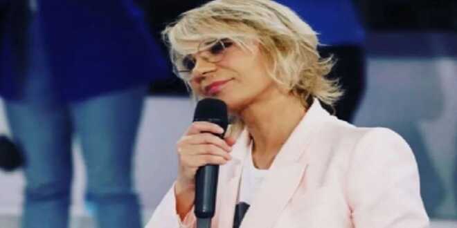 Amici, ex allievo criticato perchè indossa la gonna: arriva la sua durissima reazione