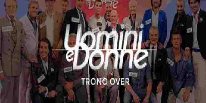 Uomini e Donne, ex dama accusa la redazione: “Infamata e cacciata”