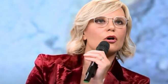 Amici, ex finalista accusata di essere sparita dalla musica che conta: lei non ci sta e reagisce