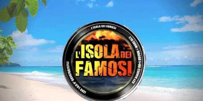 Isola dei Famosi, ex naufraga diventa mamma di due gemellini