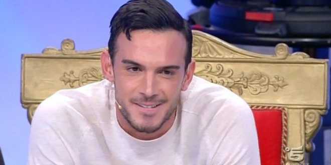 Uomini e Donne news: ex tronista sbarca sull’Isola dei Famosi? Fan furiosi