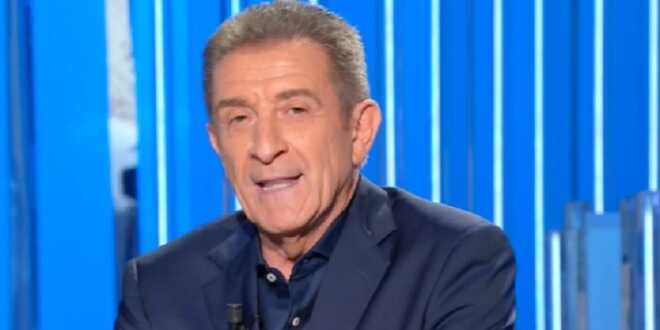 Ezio Greggio, bufera dopo le ultime dichiarazioni: “È un insulto ai genitori adottivi”