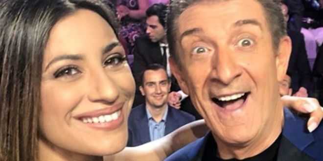 Ezio Greggio oltre la differenza d’età con Romina Pierdomenico: “Lei è speciale”