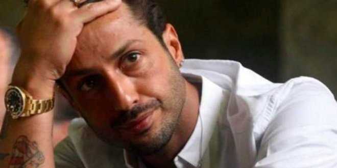 Fabrizio Corona dà spettacolo a Milano, rischia di tornare in carcere?