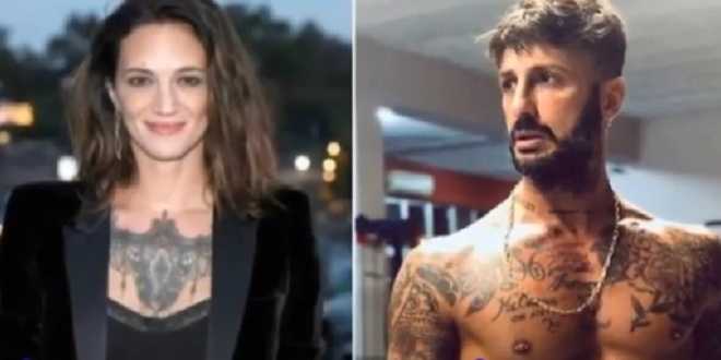 Fabrizio Corona, ritorno di fiamma con Asia Argento: “Dorme da me ogni 15 giorni”