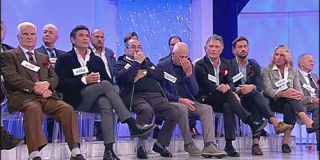 Uomini e Donne gossip, famoso cavaliere accusa: “La redazione è vergognosa”