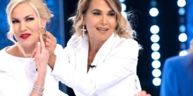 Caos a Mediaset: Federica Panicucci soffia un reality a Barbara d’Urso?