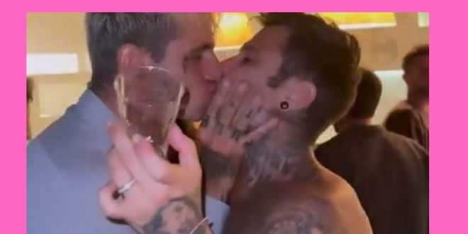 Fedez e Achille Lauro in vacanza insieme: scatta il bacio