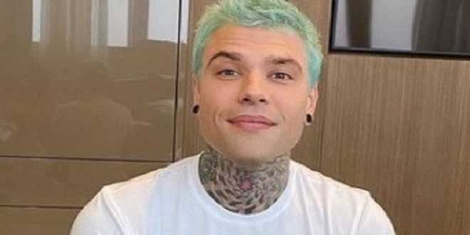 Fedez inseguito da un suv: il ragazzo era armato