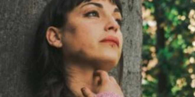 Francesca De Andrè all’ospedale in codice rosso: “Picchiata a sangue, irriconoscibile”