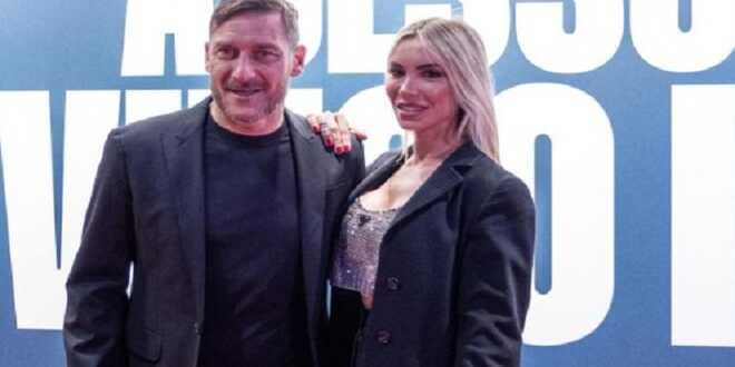 Francesco Totti e Noemi Bocchi aspettano un figlio? Spunta il pancino sospetto