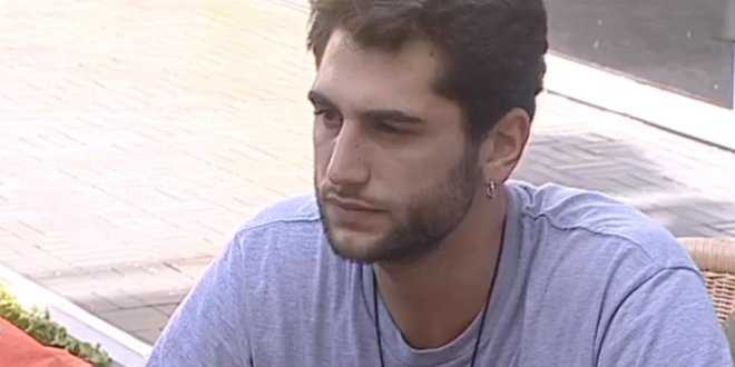 GF Vip, Jeremias aggredisce un altro concorrente e il web esplode