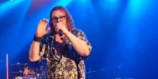 Gianluca Grignani perde le staffe al concerto e lascia il palco: il motivo e le parole dette al pubblico