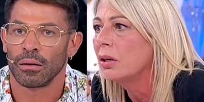 Uomini e Donne, Gianni Sperti affonda Aurora Tropea: “Il suo è un finto-perbenismo”