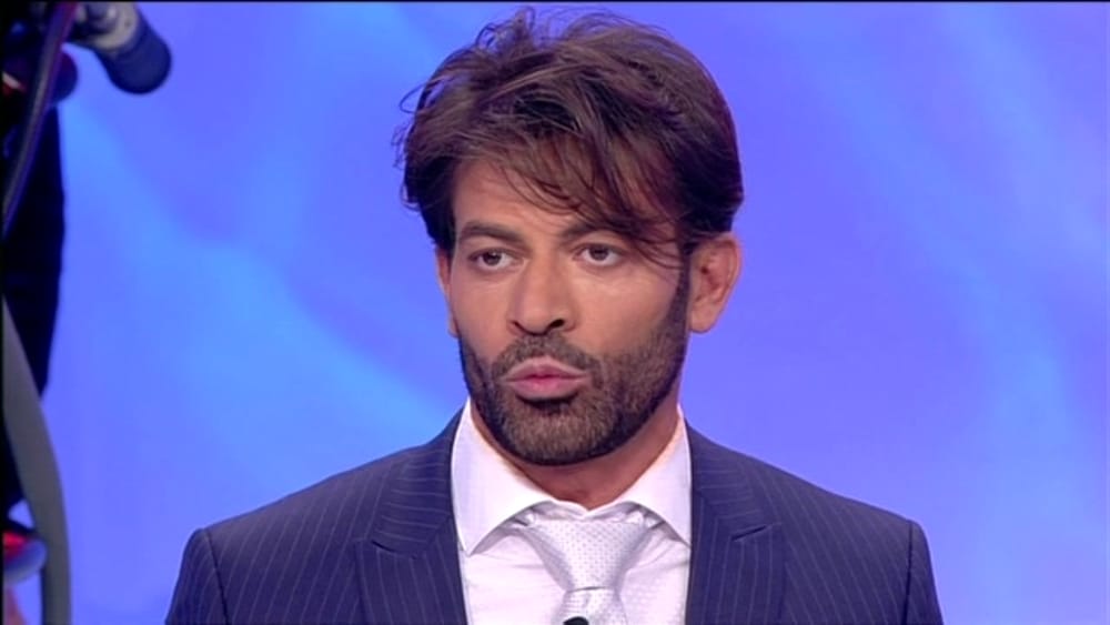 Uomini e Donne gossip, Gianni Sperti si scaglia contro Sara Affi Fella e Nilufar Addati