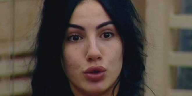 Uomini e Donne gossip, Giulia De Lellis nei guai? I followers smettono di seguirla