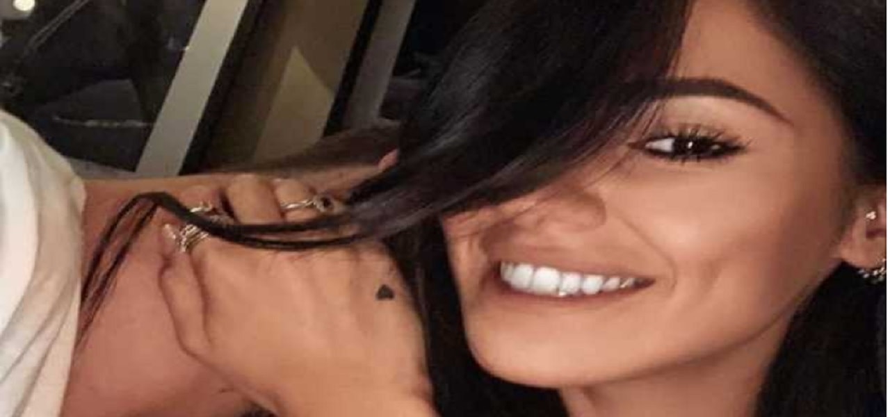 Uomini e Donne news, Giulia De Lellis pazza di Iannone: la dedica mai fatta prima