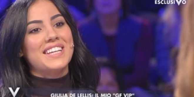 Uomini e Donne, Giulia fa il colpaccio: il messaggio da brividi della De Lellis