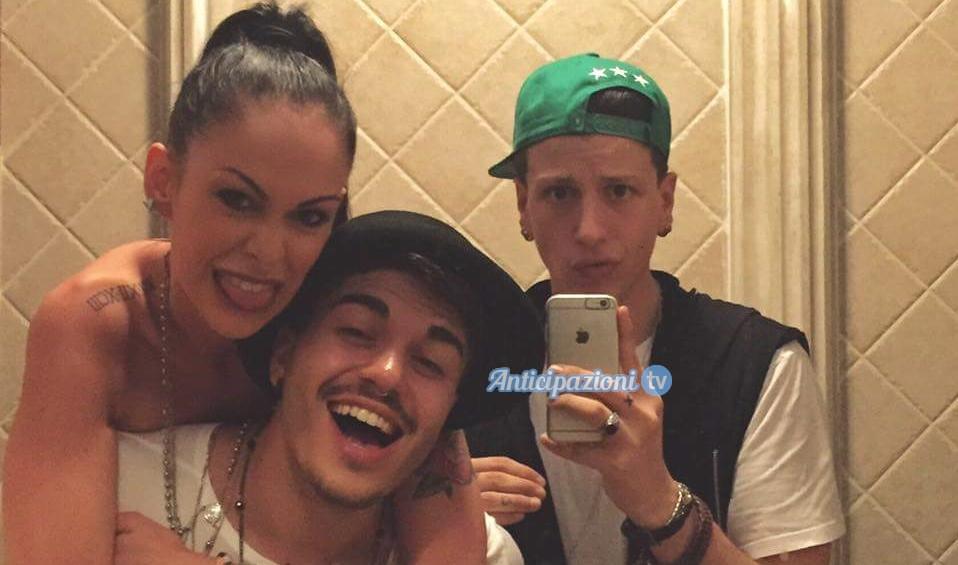 Gli amici di Valentina accusano Andrea, e lei…
