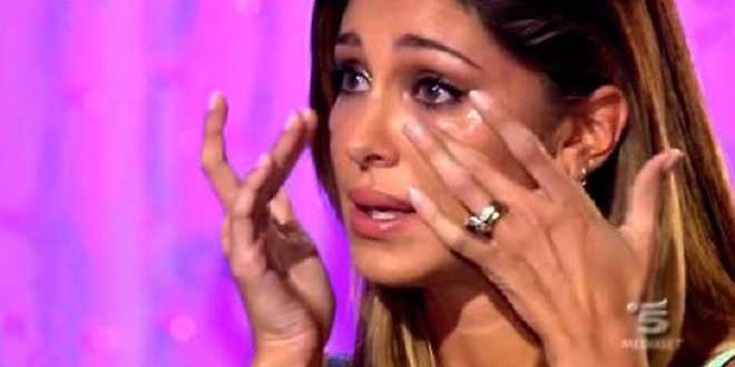 Gossip News, Belen si confessa: “Vivo un momento terribile”
