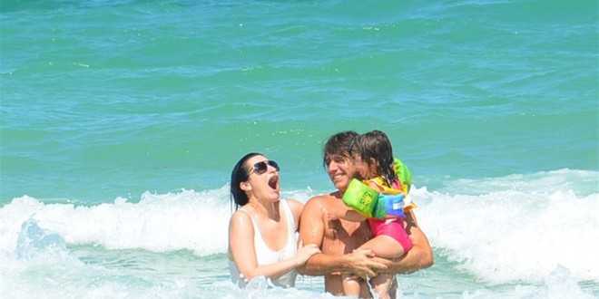 Gossip news: Laura Pausini in vacanza e di nuovo incinta?