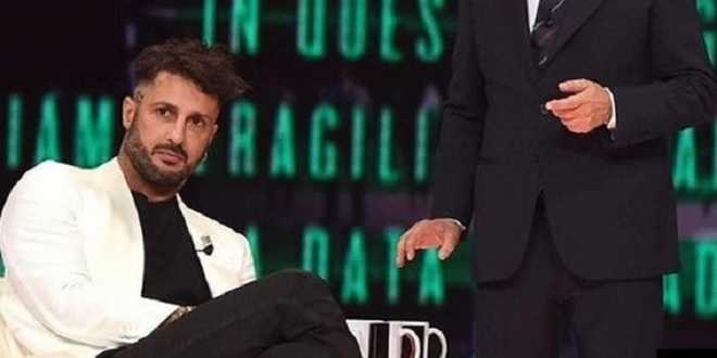 Gossip news, Asia Argento bacia un altro: la reazione di Fabrizio Corona
