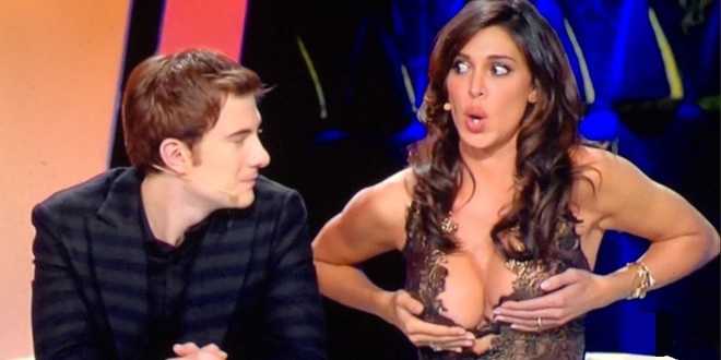 Gossip news: Belen Rodriguez scaricata e licenziata da Maria De Filippi?
