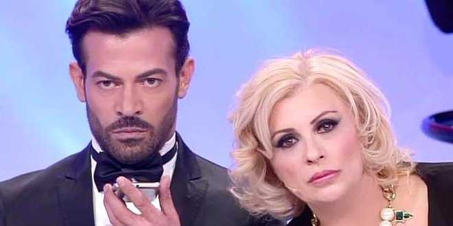 Gossip Uomini e Donne: Gianni Sperti avverte che sta per svelare qualcosa che farà tremare…