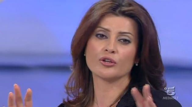 Gossip Uomini e Donne, trono over: la redazione caccia Elga, la dama minaccia di svelare…