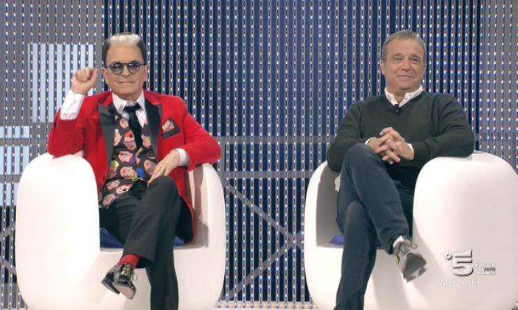 Grande Fratello 14 news: agghiacciante gaffe di Amendola, Malgioglio infuriato