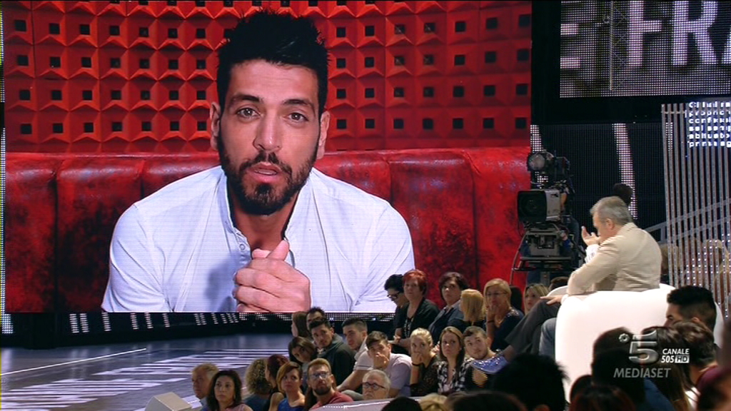 Grande Fratello 14 news, Alessandro Calabrese ha mentito: la busta contro Federica e la minaccia di Amendola