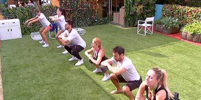 Grande Fratello 14 news: Alessandro, Jessica e Rossella spettegolano in giardino…