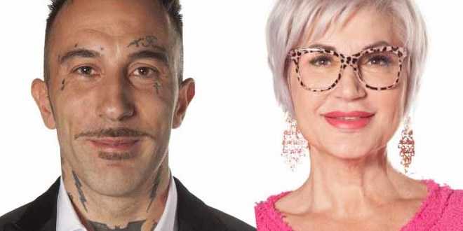 Grande Fratello 15, Lucia Bramieri è ubriaca e apre le gambe a Simone