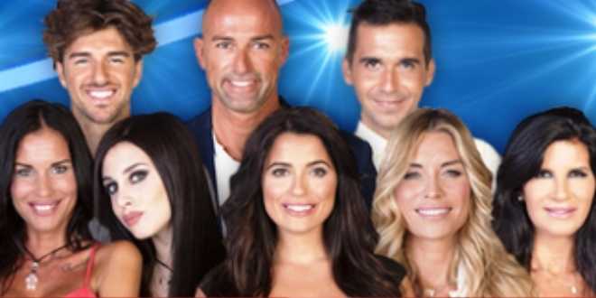 GRANDE FRATELLO 2016 / EDIZIONE VIP: nella notte scatta il primo bacio appassionato